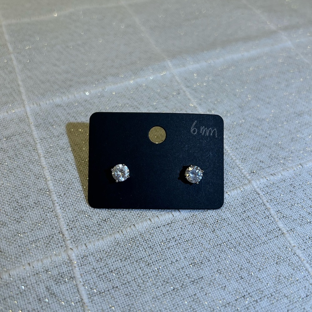 Elegant Silver Stud Earrings 6mm